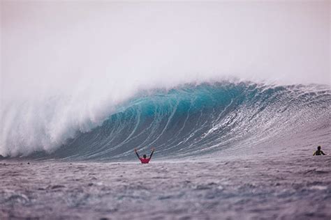 Surfista em apuros é resgatado nas Canárias SURF HARDCORE