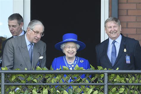 Regulars at an Edinburgh pub were left stunned when the Queen popped in