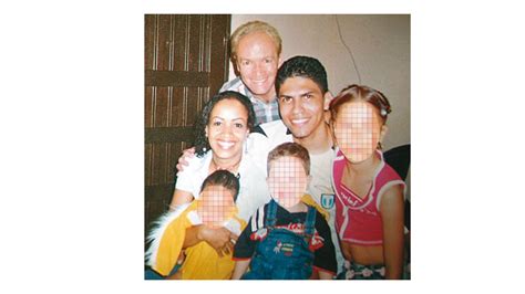 Carlos Giraldo es mi papá soy hija de un gay y esta es mi historia