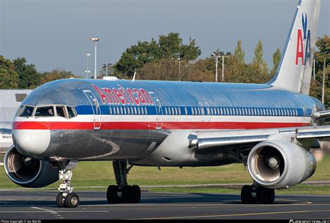 N An American Airlines Boeing Wl Photo By Ian Marsh Id