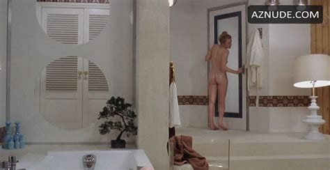 VANESSA HOWARD Nude AZNude