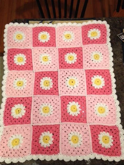 Baby Girl Daisy Pattern Quilt