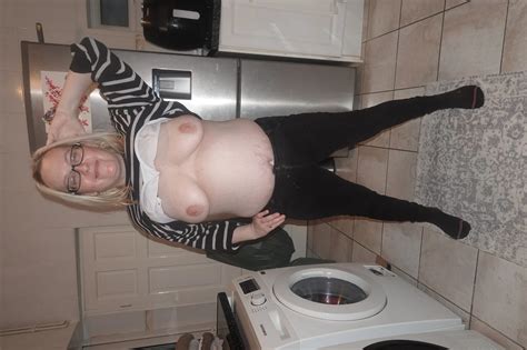 Wife Showing Off Tits Nude Pics XHamster