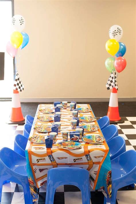 Kara S Party Ideas Kid S Dining Table From A Hot Wheels Car Birthday Party Via Kara S Party
