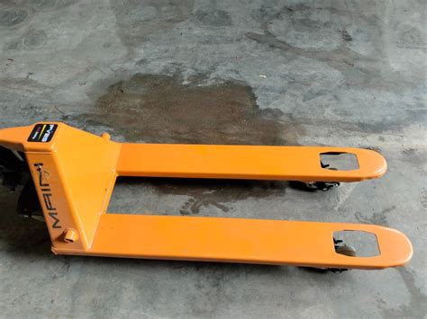 Maini Hydraulic Hand Pallet Trolley For Material Handling At