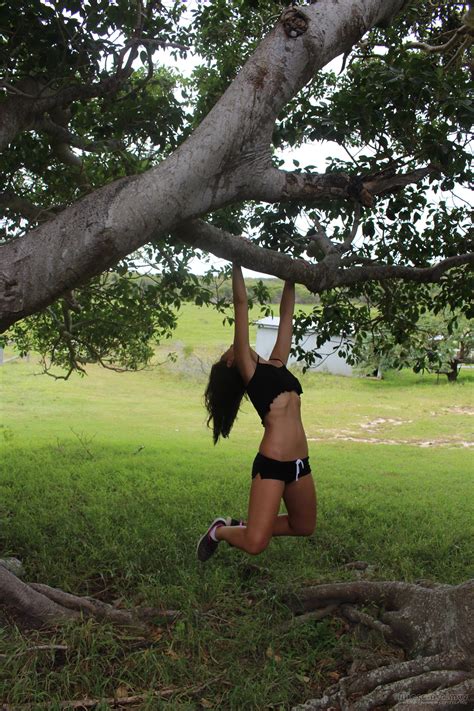 Bikini Model Bubblebutt AI Enhanced Homestead 0106 Topaz Sharpen Porn Pic