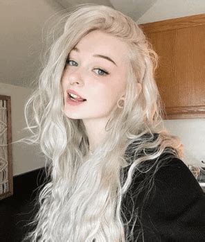 Happy Wifey Porn Pic