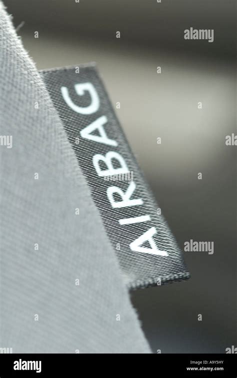 Airbag warning label -Fotos und -Bildmaterial in hoher Auflösung – Alamy