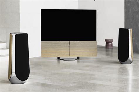 Складной телевизор Beovision Harmony от Bang & Olufsen: трехканальная ...