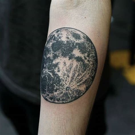 Exquisite Dot Tattoos Are a New Upcoming Trend