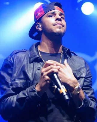 J Cole Says Rihanna Sex Tape Rumour Was Genius Confirms Still Signed With Roc Nation