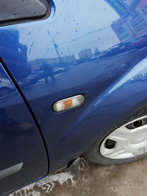 Белые поворотники — Ford Fiesta (Mk V), 1,6 л, 2006 года | стайлинг ...