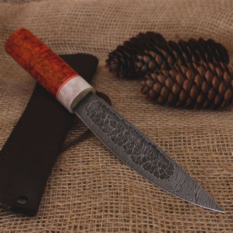 Северный нож большой дамасская сталь. Рукоять янтарная карельская ...