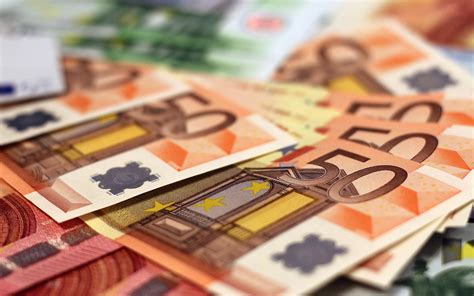 Tražite posao Nude se stimulativna primanja plaća doseže i eura Poslovni dnevnik