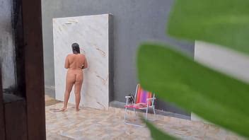 Flagrei Minha Vizinha Gostosa Tomando Uma Ducha No Quintal Depois De Curtir Uma Praia XVIDEOS