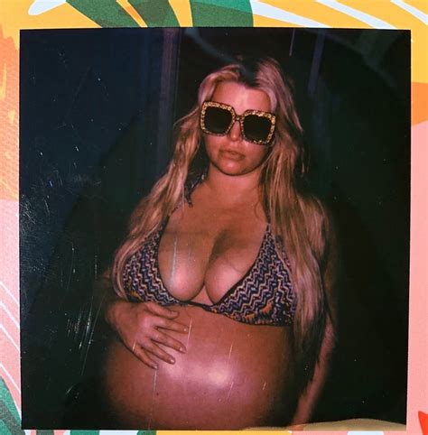 Pregnant Jessica Simpson In A Bikini Foto Porno