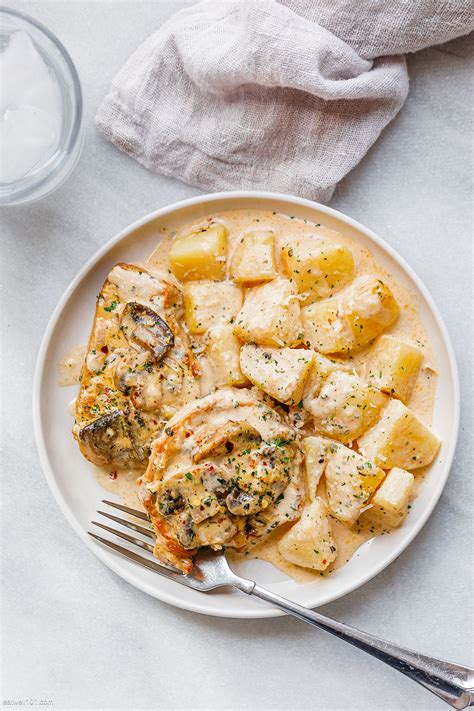 Creamy Garlic Pork Chops Recipe With Mushrooms And Potatoes Crockpot