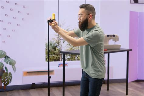 Lesson: Create behind-the-scenes reels on Facebook and Instagram | Meta