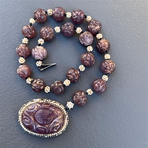 Art Deco Carved Chinese Amethyst Beaded Choker Necklace For Sale at