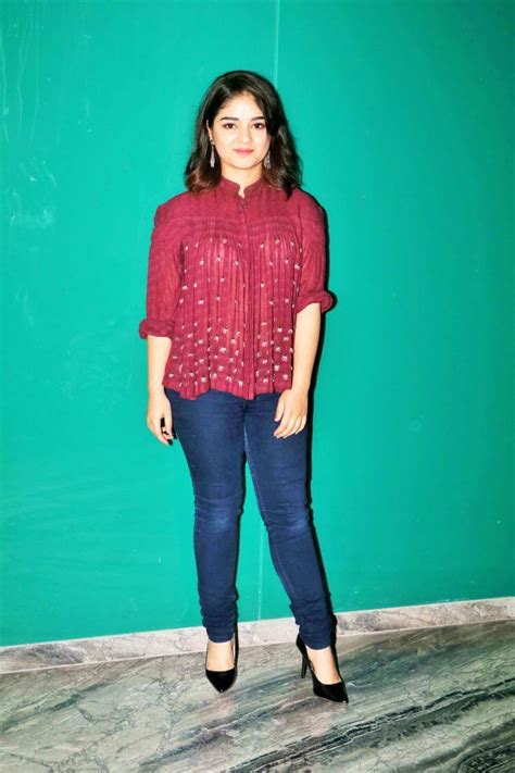 Hot And Sexy Zaira Wasim Photos ThBlog
