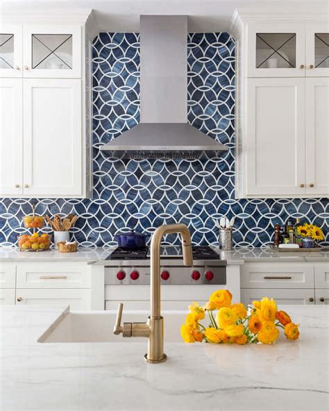 White Kitchen Cabinets With Blue Glass Backsplash Things In The Kitchen