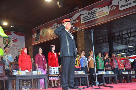 Penurunan Bendera HUT Ke 78 Kemerdekaan RI Wabup Jadi Irup