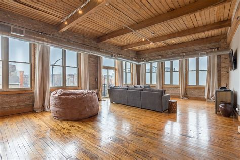 Stunning Loft With Rooftop Deck And City Views