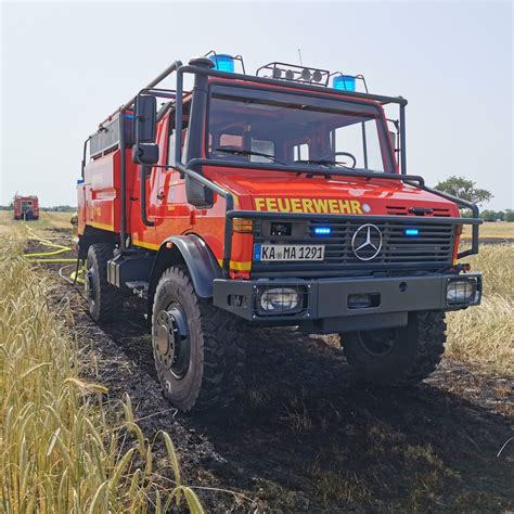 Fl Chenbrand Gro Feuerwehr Malsch Retten L Schen Bergen Sch Tzen