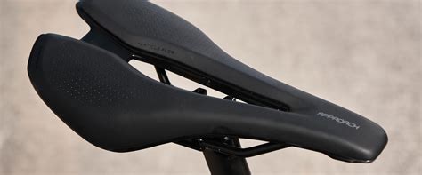 2021 GIANT Bicycles | Showcase APPROACH SADDLE