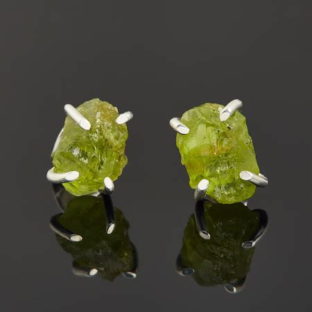 Купить серьги с хризолитом по приемлемым ценам