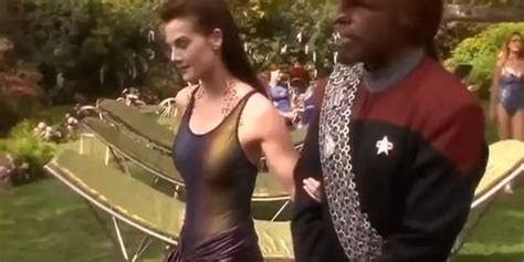 Terry Farrell Bikini Scene In Star Trek Deep Space Nine Tnaflix