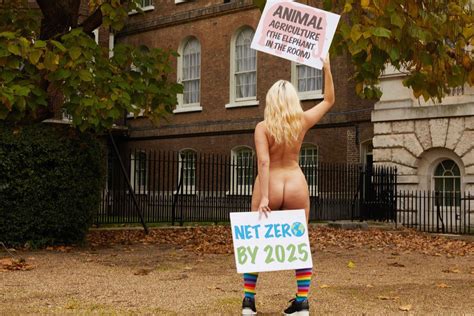 Topless Extinction Rebellion Protester Goes TOTALLY Nude In Downing