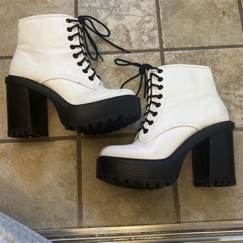 White leather boots with chunky heel - Depop