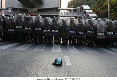 February Bangkokthailandnld Supporters Bangkok Protesting Outside