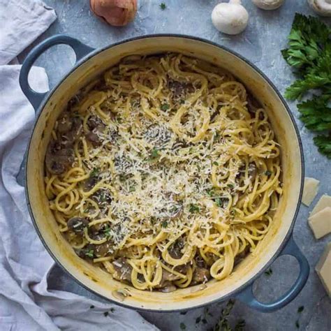 One Pot Mushroom Pasta (Vegan) - Domestic Gothess