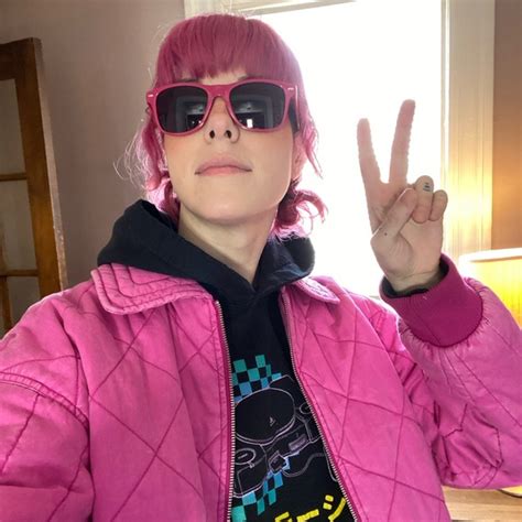 Charlie's Closet (@charlie_darling) | Poshmark