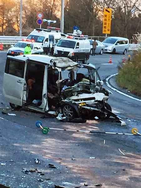 【フォトギャラリー】大型トラックと軽乗用車が正面衝突、3人死亡 群馬の碓氷バイパス 産経ニュース