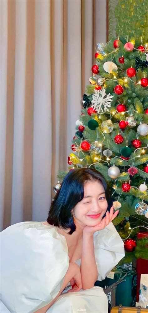 Pin By Jihyo Biased On Jihyo Xmas Wallpaper Wallpaper Kpop Wallpaper