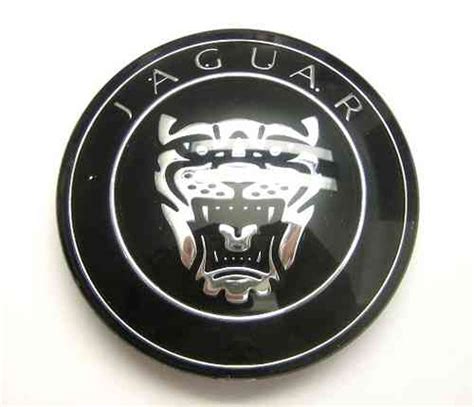 Radiator grille badge - Jaguar-Shop.com