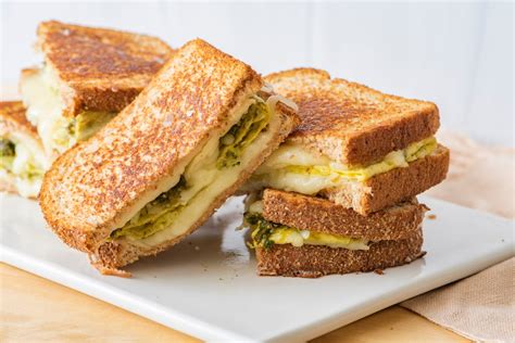 Easy Homemade Pesto Sandwich Recipe 2023 - AtOnce