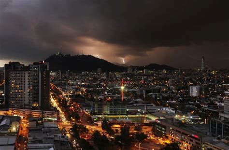 Regi N Metropolitana Pronostican Tormentas El Ctricas Durante Este Lunes