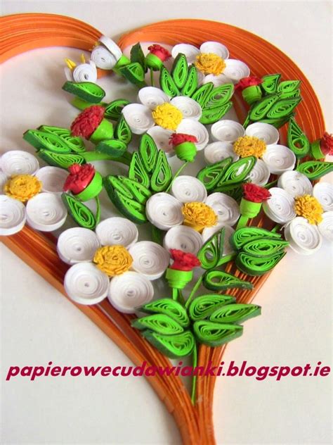 Квиллинг. Панно - сердца с объемными цветами