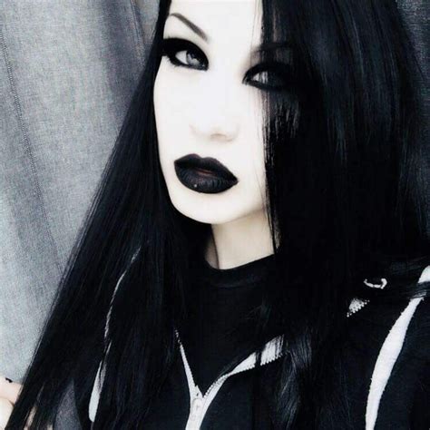 Pin By Tina Peck On Gothic Goth Beauty Gothic Hairstyles Goth Women