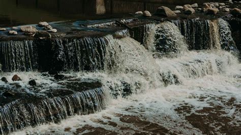 major erosion  byron bay beaches  heavy rain  hazardous surf