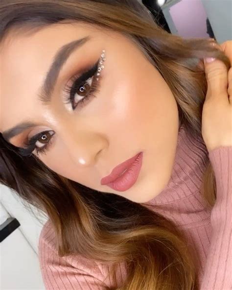 Paula Galindo en Instagram Amo los maquillajes nuevos Últimamente