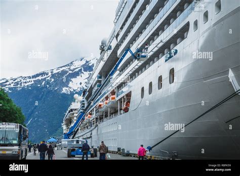 bus  cruise ship stock photo alamy