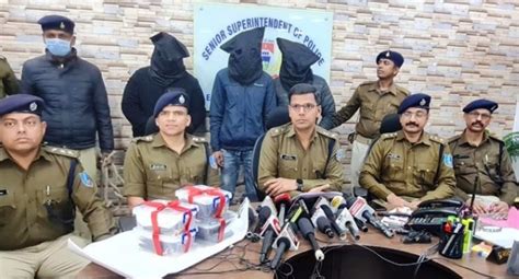 जमशेदपुर पुलिस को मिली बड़ी कामयाबी कई राज्यों में नकली पुलिस बन