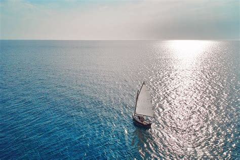 Top 10 Sailing Destinations to Explore in 2023 | Boatsetter