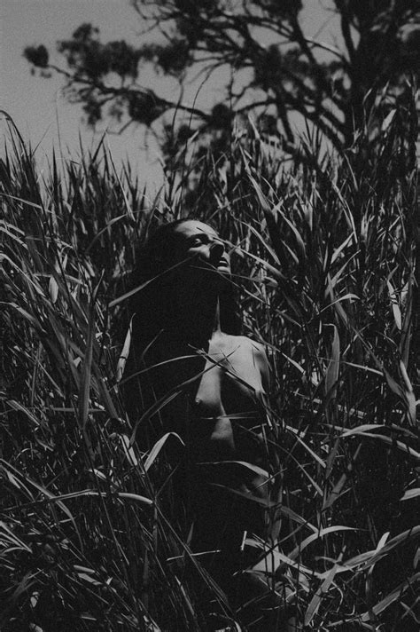 Art Nude Photography Outdoors Amongst Cliffs Rocks Velvet Thyme