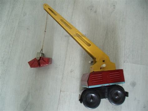 7607 стара метална / ламаринена играчка - кран | Антиквариат | Шумен ...